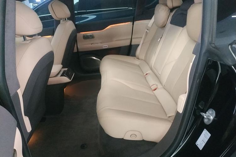 Used Nio ET7 2022 75 kWh Left Rear Seat