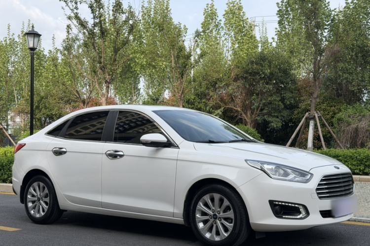 Used Ford Escort 2017 Happiness Edition 1.5L Automatic Fashion Version Exterior 1