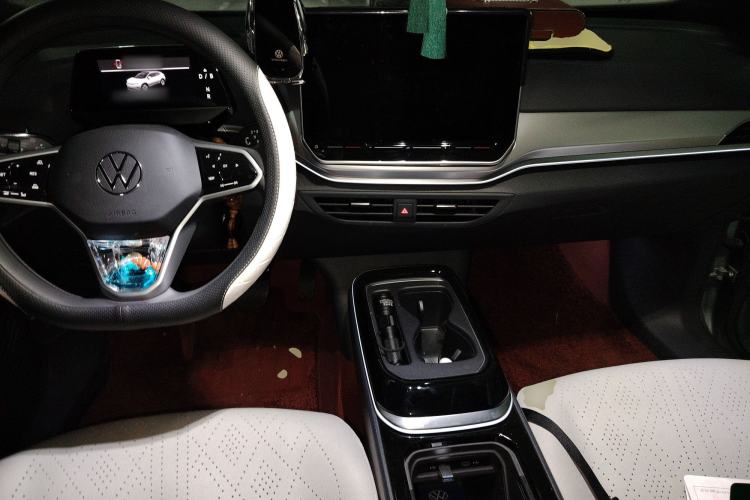 Used Volkswagen ID.4 CROZZ 2025 Pure Edition Center Console