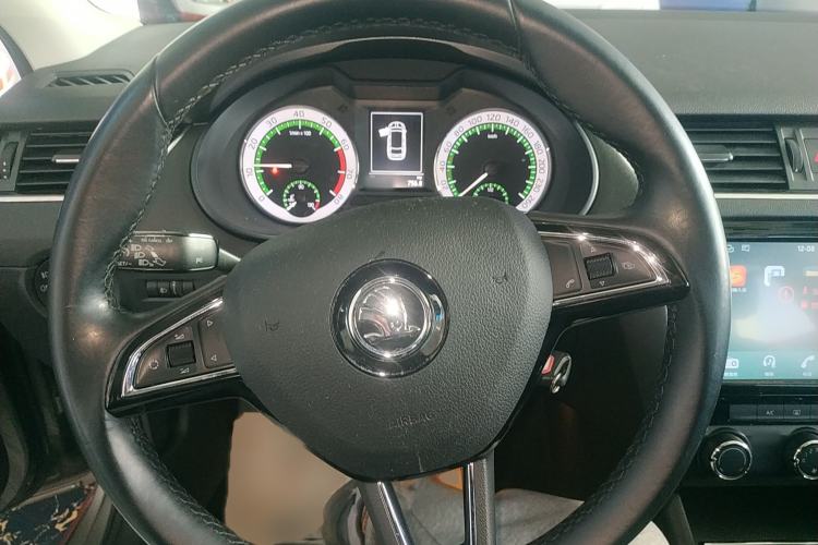 Used Skoda Octavia 2018 Station Wagon TSI230 DSG Luxury Edition
