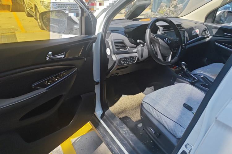 Used CHANGAN OSHAN A800 2017 1.5T Automatic ZhiZun Model
