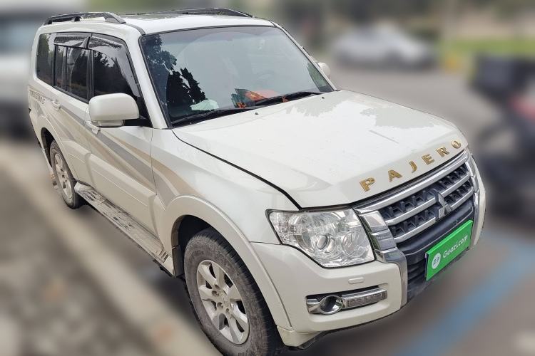 Used Mitsubishi Pajero 2016 3.0L Automatic Standard Version China V Standard Front Right 45 Deg