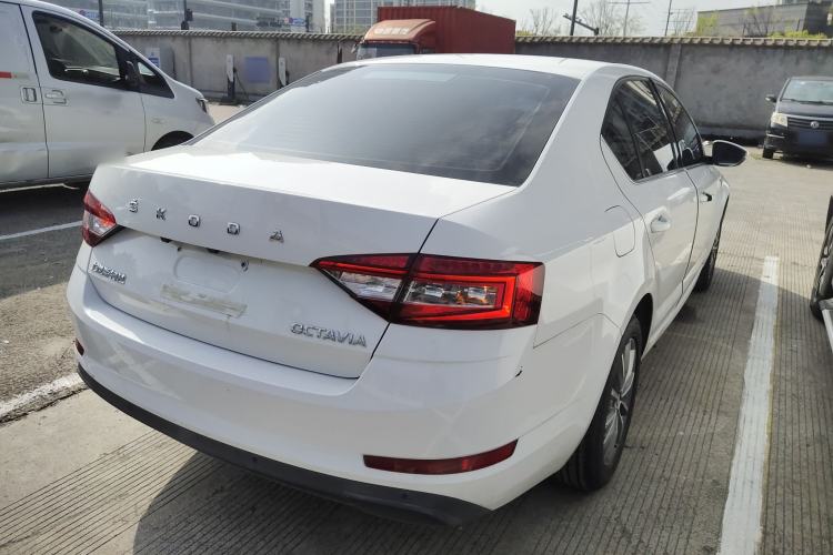 Used Skoda Octavia 2019 1.5L Automatic SmartDrive Comfort Edition China VI Standard