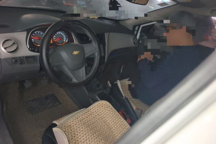 Used Chevrolet Sail 2015 Sail 3 1.3L Manual Ideal Edition Center Console