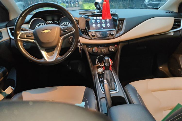 Used Chevrolet Monza 2020 320 Automatic Enjoyment Edition Center Console