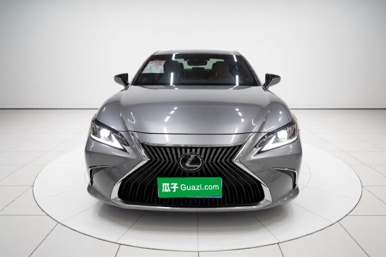 Used Lexus ES 2020 300h Premier Edition
