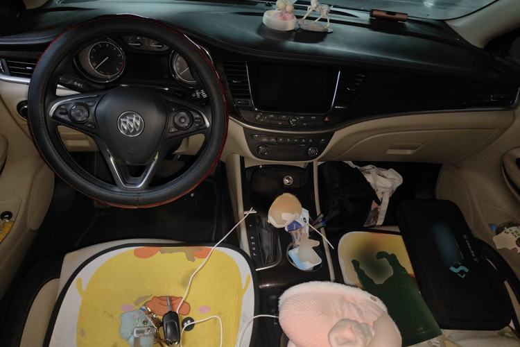 Used Buick Verano 2018 Sedan 15S Automatic Leading Model Center Console