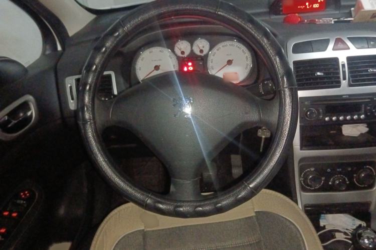 Used Peugeot 307 2012 Hatchback 1.6L Manual Comfort Edition