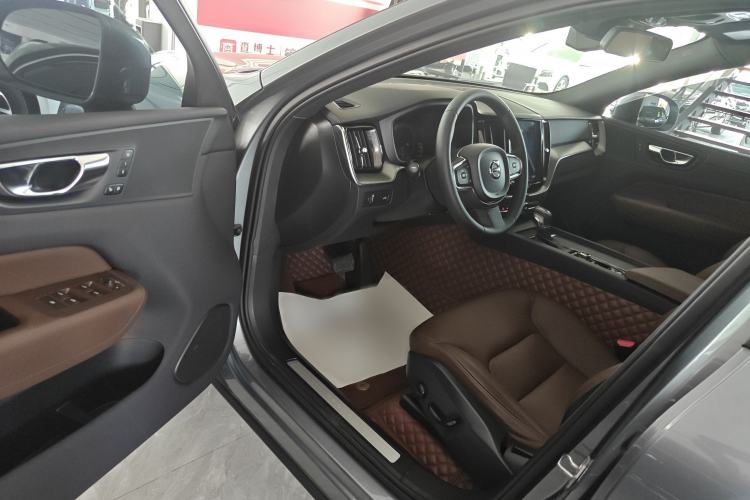 Used Volvo XC60 2021 T5 4x4 Smart Luxury Edition