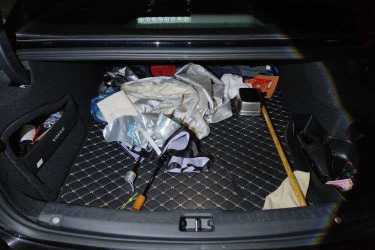 Used Volvo S90 New Energy 2023 T8 Plug-in Hybrid All-Wheel Drive Long-Range Zhiyi Luxury Edition Trunk