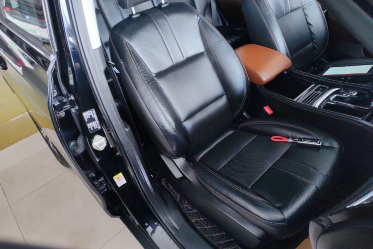 Used GAC Trumpchi GS7 2017 320T Two-Wheel-Drive Luxury Model Right Front Seat