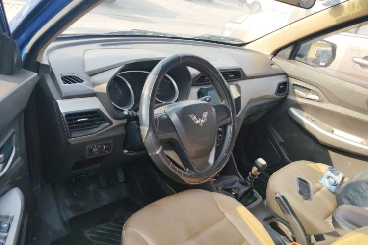 Used Wuling Hongguang 2019 1.5L S Comfort Edition China VI LAR
