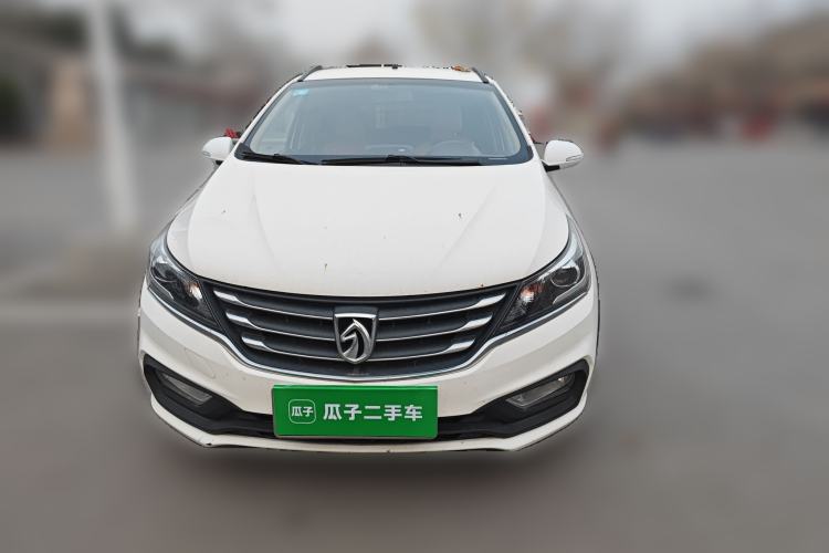 Used Baojun 310W 2017 1.5L Manual Fashion Model China V