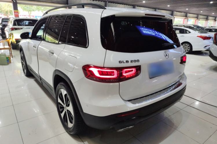 Used Mercedes-Benz GLB 2021 GLB 200 4MATIC Exterior 2