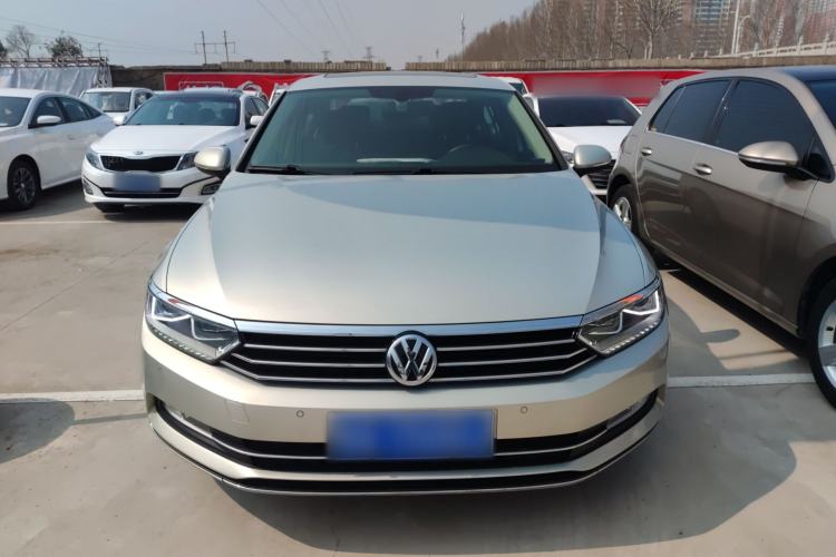 Used Volkswagen Magotan 2017 330TSI DSG Luxury Model
