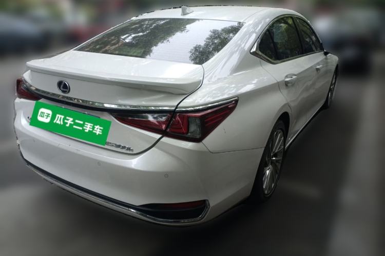 Used Lexus ES 2020 300h Executive Edition

