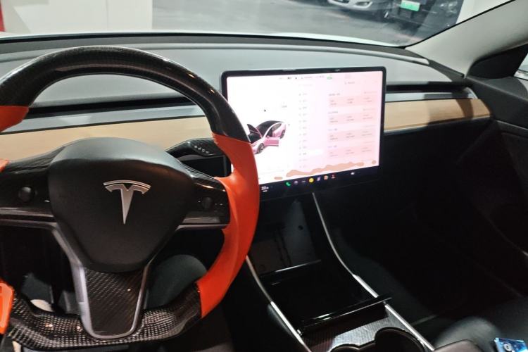 Used Tesla Model 3 2019 Long-Range All-Wheel-Drive Version

