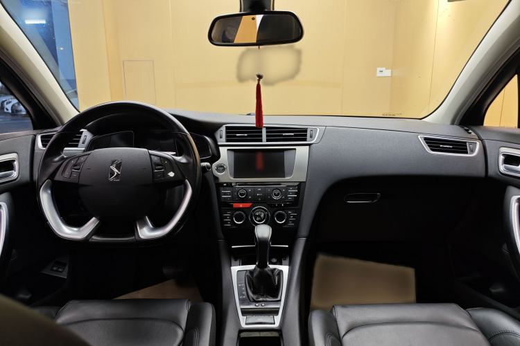 Used DS 5LS 2016 1.6T Luxury Edition THP160