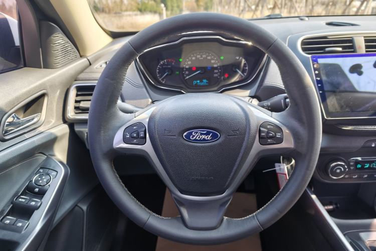 Used Ford Escort 2015 1.5L Automatic Fashion Model
