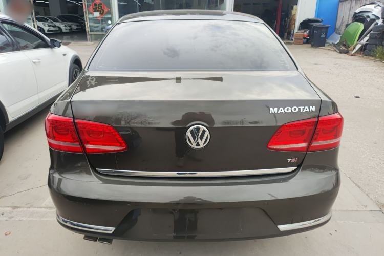 Used Volkswagen Magotan 2015 1.8TSI Advanced Model Rear