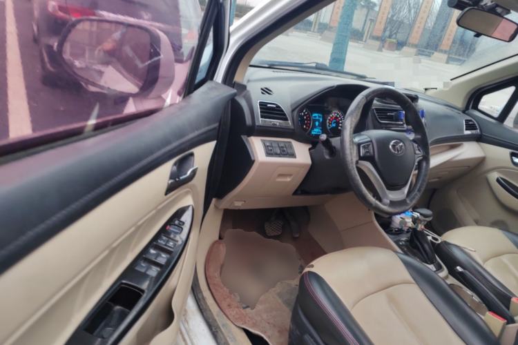 Used FAW Yingzhi 737 2016 1.5L CVT Luxury Navigation Edition Driver Seat