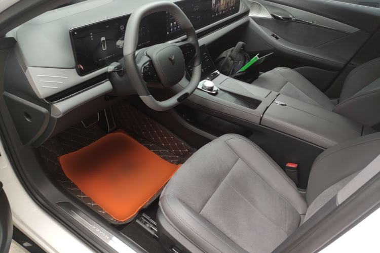 Used VOYAH PASSION 2024 PHEV Four-Wheel Drive Ultra-Long Range Executive Edition