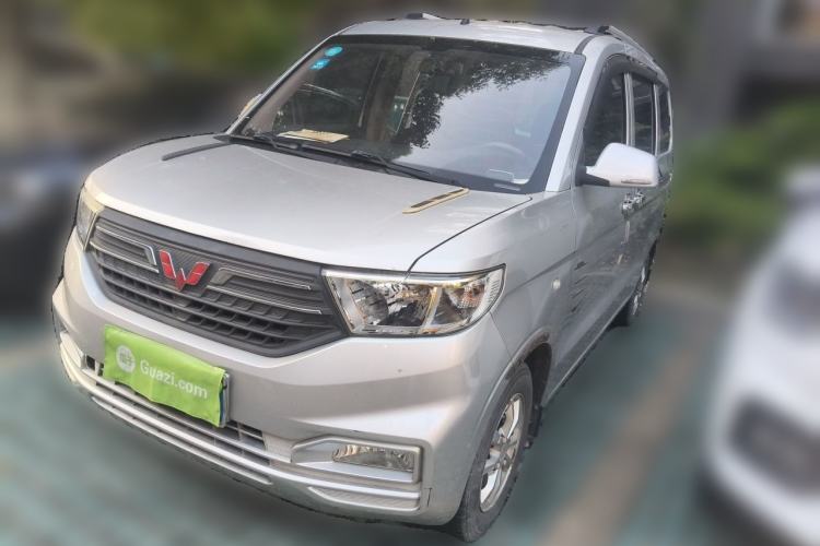 Used Wuling Hongguang V 2019 1.5L Enjoyment Version China VI LAR
