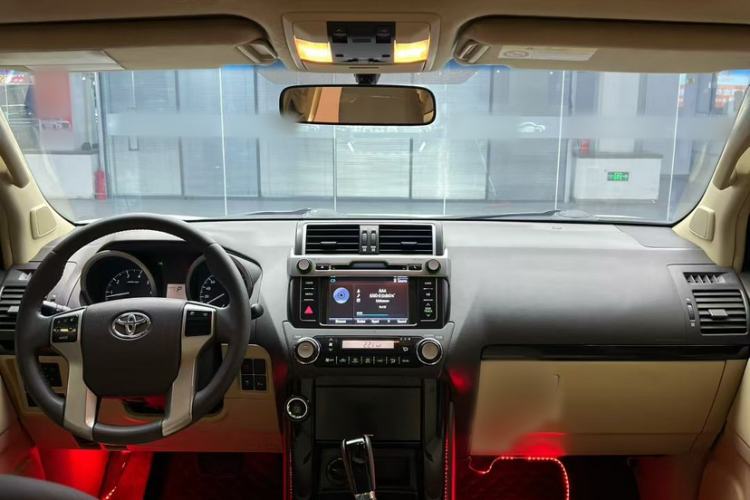 Used Toyota Prado 2015 2.7L Automatic Standard Edition Interior 1