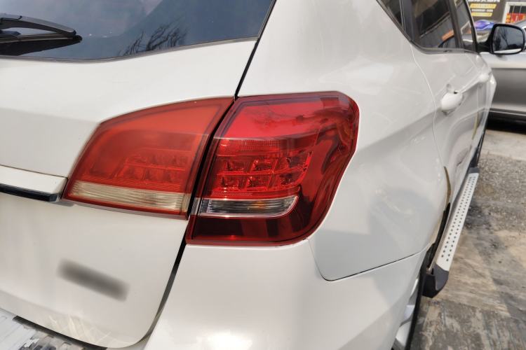 Used Haval H2 2017 Red-Label 1.5T Automatic Two-Wheel Drive Luxury Model Right Rear Taillight