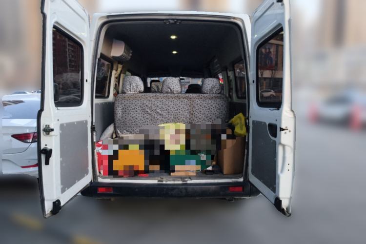 Used SAIC MAXUS Xintu V80 2014 2.5T Aotuntong Long Wheelbase Mid-Roof Model Trunk