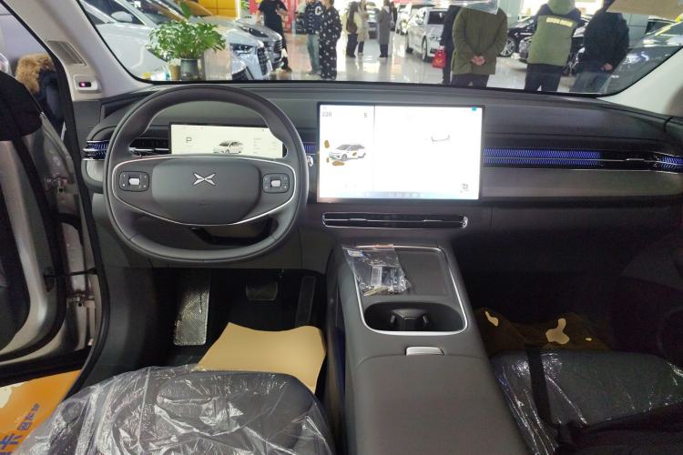 Used XPeng G6 2025 625 Long-Range Max Tech Edition Interior 2