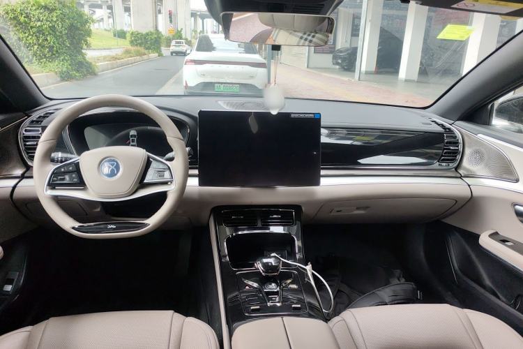 Used BYD Han 2025 EV 605KM Prestige Model
