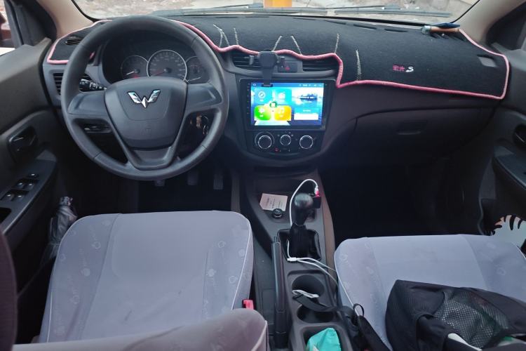 Used Wuling Hongguang 2014 1.5L S Standard Version Center Console