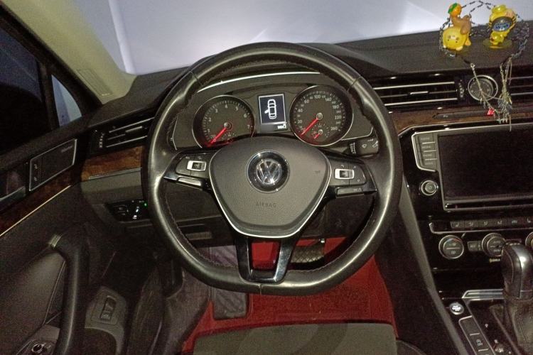 Used Volkswagen Magotan 2017 330TSI DSG Luxury Model Steering Wheel