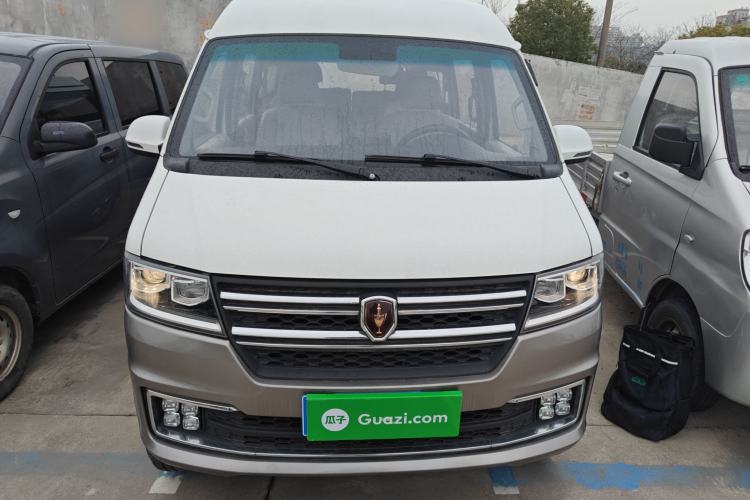 Used Jinbei New Hiace S 2021 1.5L Business-Class Central Air-Conditioned Coach China VI Standard SWC15M Front