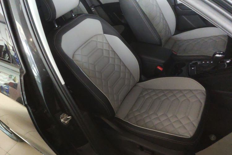 Used Volkswagen Tayron 2024 300TSI Two-Wheel-Drive Luxury Plus Advanced Version Right Front Seat