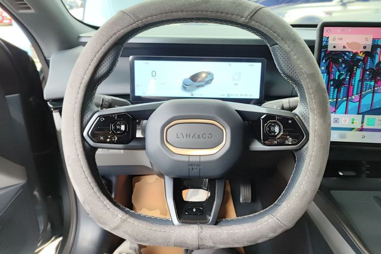 Used Lynk & Co 07 2024 EM-P 126 Long-Range Pro Steering Wheel