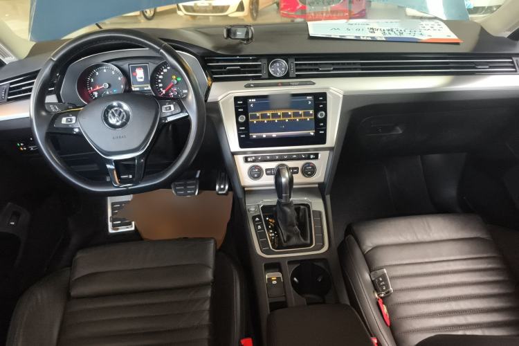 Used Volkswagen Variant 2018 380TSI Two-Wheel Drive Comfort Edition
