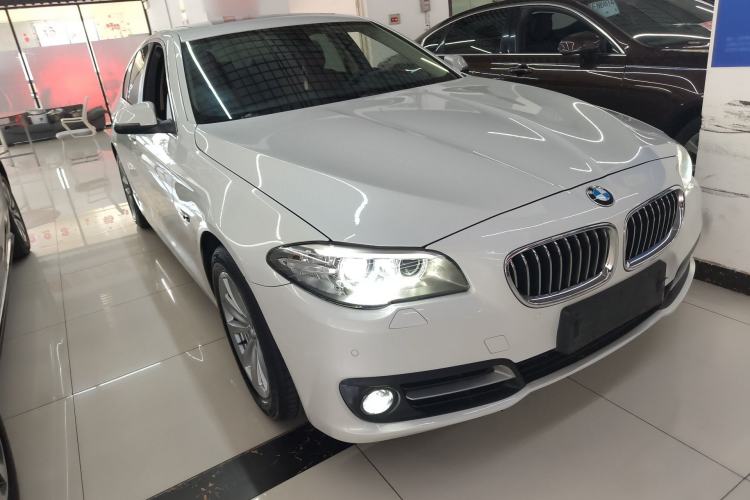 Used BMW 5 Series 2015 520i Elegant Edition Front Right 45 Deg