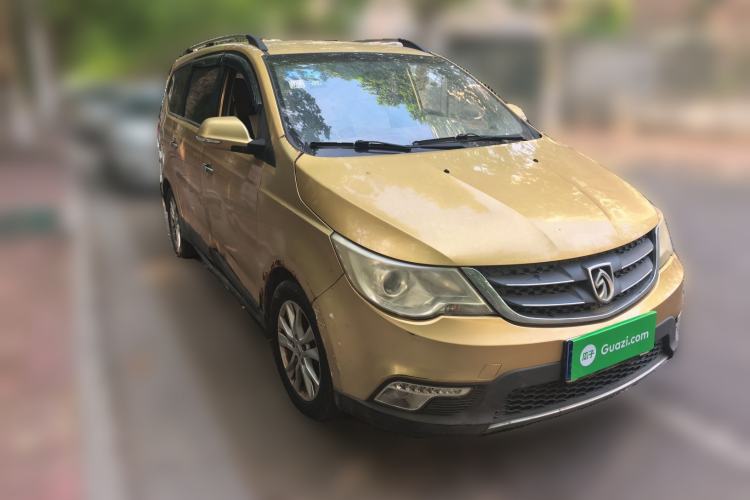 Used Baojun 730 2014 1.5L manual Comfort ESP version 7 seats

