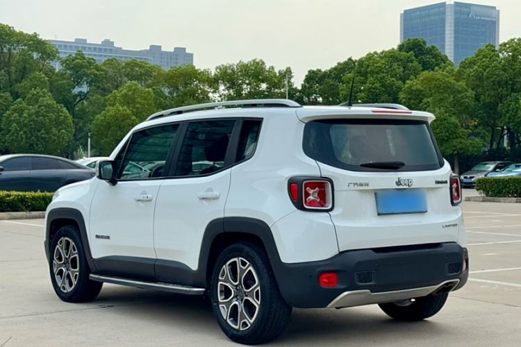 Used Jeep Renegade 2018 Connected Large Screen Version 180T Automatic Smart Version