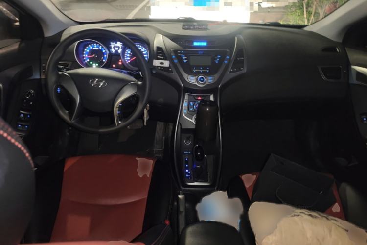 Used Hyundai Elantra (5th Generation / Langdong) 2015 1.6L Automatic Fashion Model Interior 2