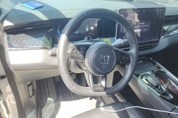 Used Zeekr 009 2022 WE Edition
