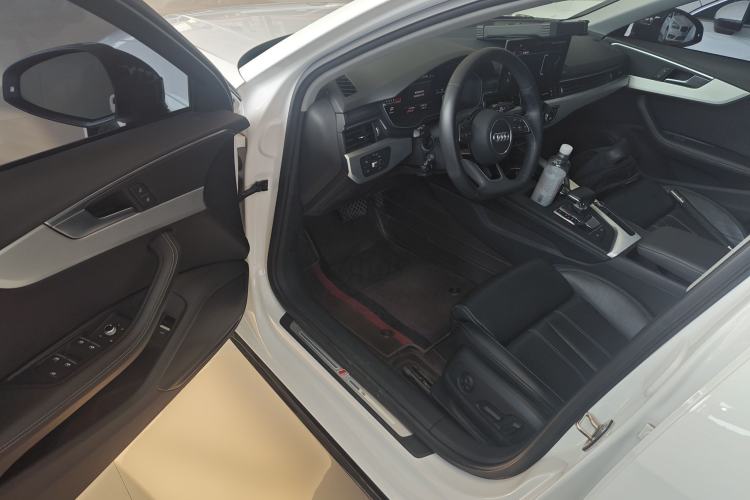 Used Audi A4L 2022 40 TFSI Luxury Dynamic Model Driver Seat