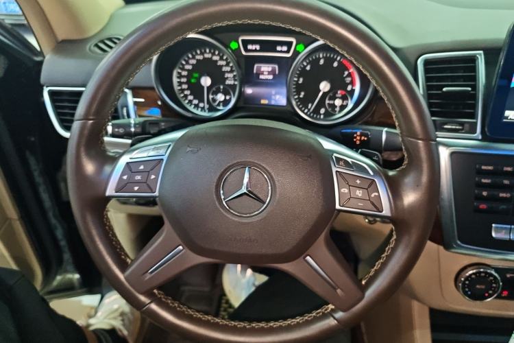 Used Mercedes-Benz M-Class 2014 ML 400 4MATIC Dynamic Model
