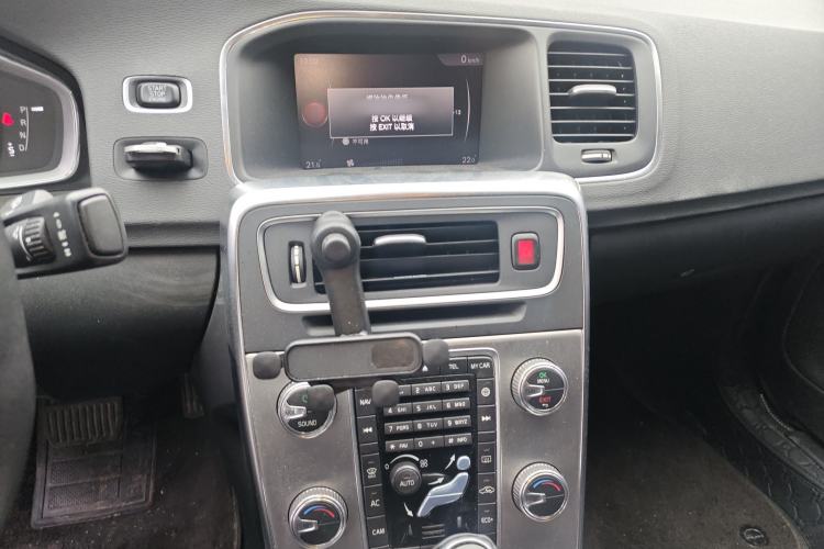 Used Volvo S60 2018 S60L T4 Smart & Ambitious Edition Audio And AC Panel