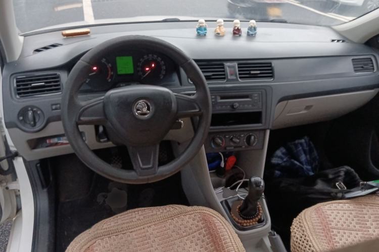 Used Skoda Rapid 2015 1.6L Manual Le Xuan Model