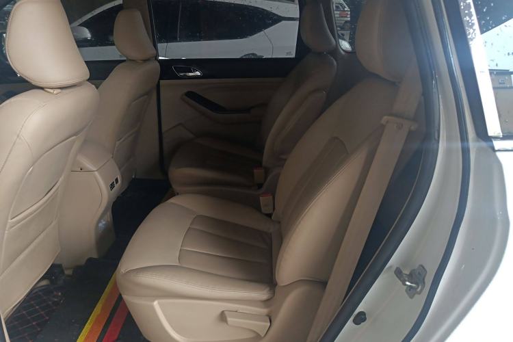 Used Baojun 730 2014 1.5L Manual Luxury Navigation ESP Version 7 Seats
