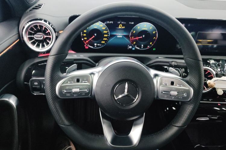 Used Mercedes-Benz A-Class 2022 Restyled A 200 L Sport Sedan Fashion Version Steering Wheel