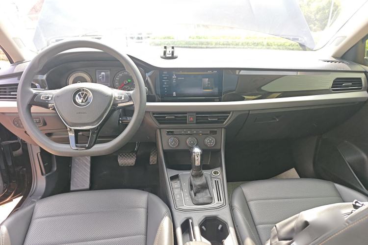 Used Volkswagen Lavida 2021 1.5L Automatic Comfort Edition Center Console